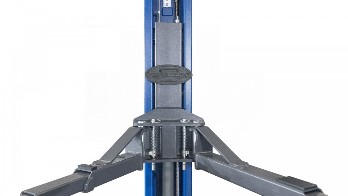 Двухстоечный подъемник г/п 4 т с электростопорами, H 4 м Двухстоечный подъемник г/п 4 т с электростопорами, H 4 м